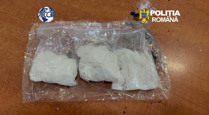 Tânăr de 18 ani, prins în flagrant cu peste 100 de grame de droguri de mare risc în Buzău